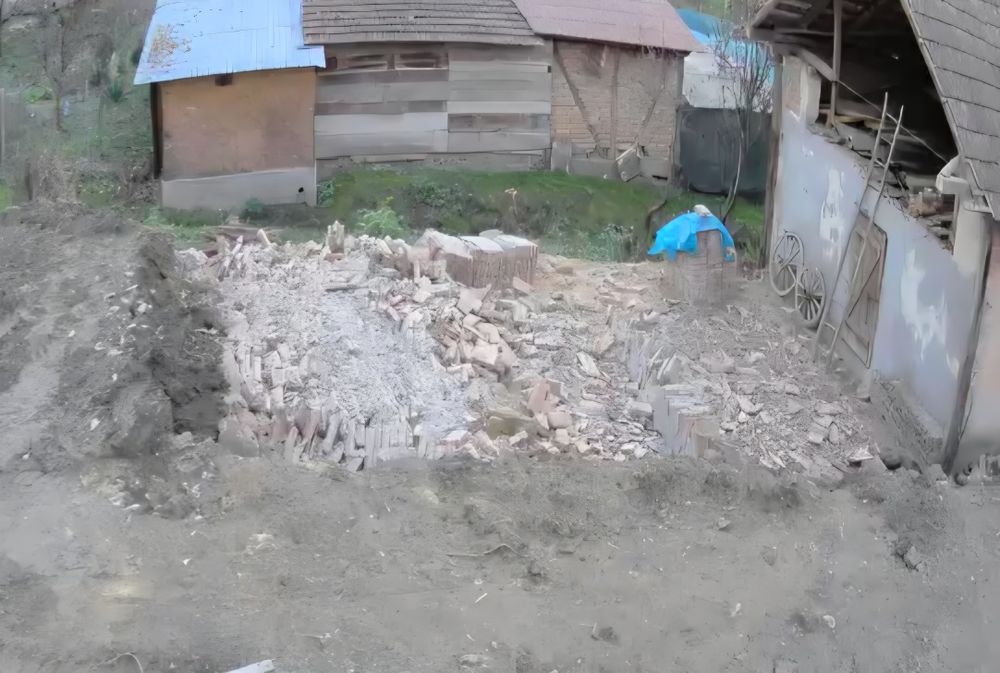 Primesc moloz, pamant umplutura, balast, pietris, țiglă, cărămidă etc.