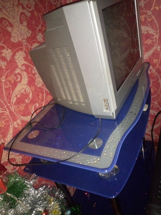 Тилвизор сотилади янги холати кам ишлатилган