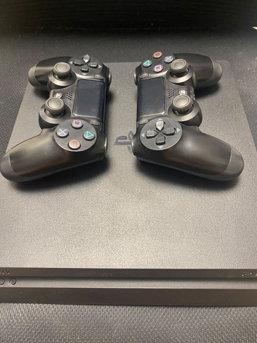 Playstation 4 С Телевизором и двумя джостиками