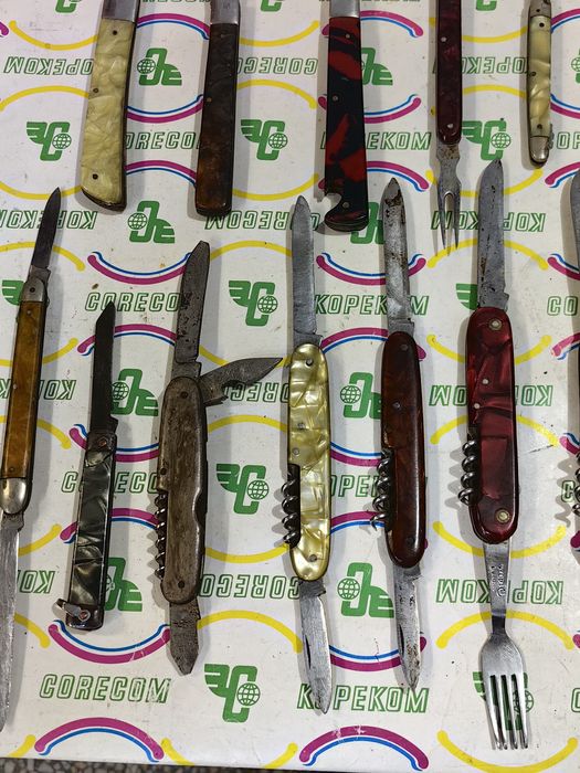 Стари сгъваеми ножки