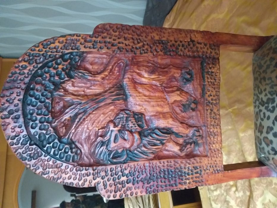 Vand scaune sculptate