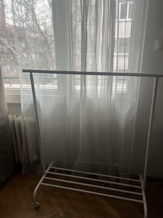 Ikea поставк за дрехи RIGGA