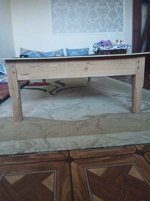 Продаёться Стол недорого