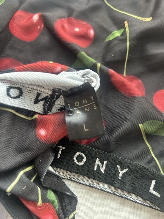 Бански Roxy, Tony Lans