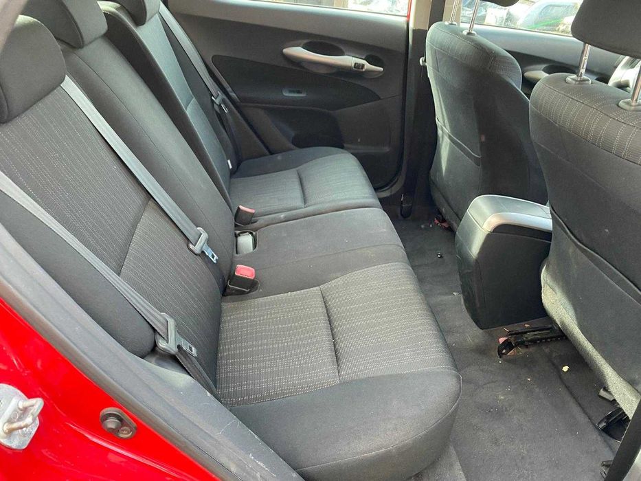 dezmembrez toyota auris 1.6i cod motor 1zr-fe automata