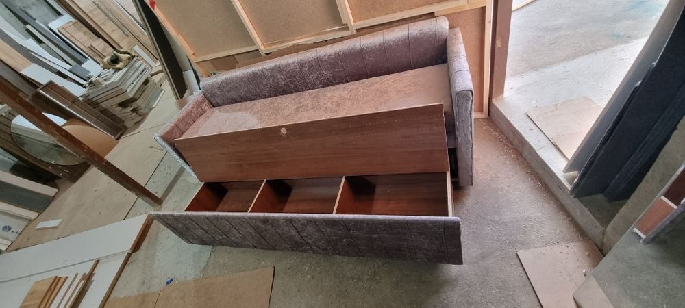 Divan karovat sotiladi.