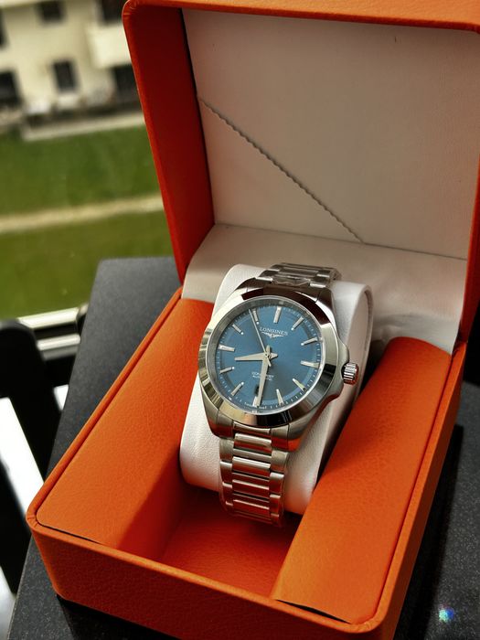 Longines Conquest Automatic 41 mm Blue – mecanic, spate transparent