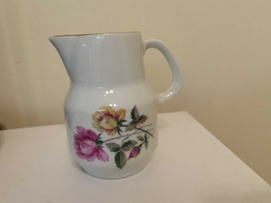 Ретро/винтидж чинии и купи от порцелан/кристал/сгъкло