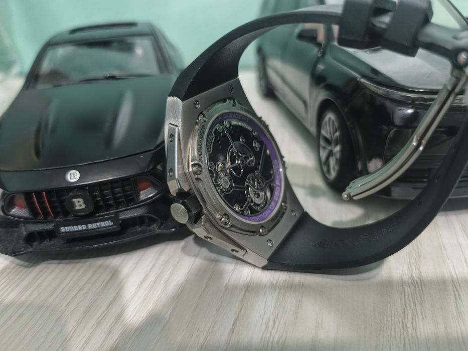 Soat yangi deyarli taqilmagan qirilgan chizilgan joylari yoʻq