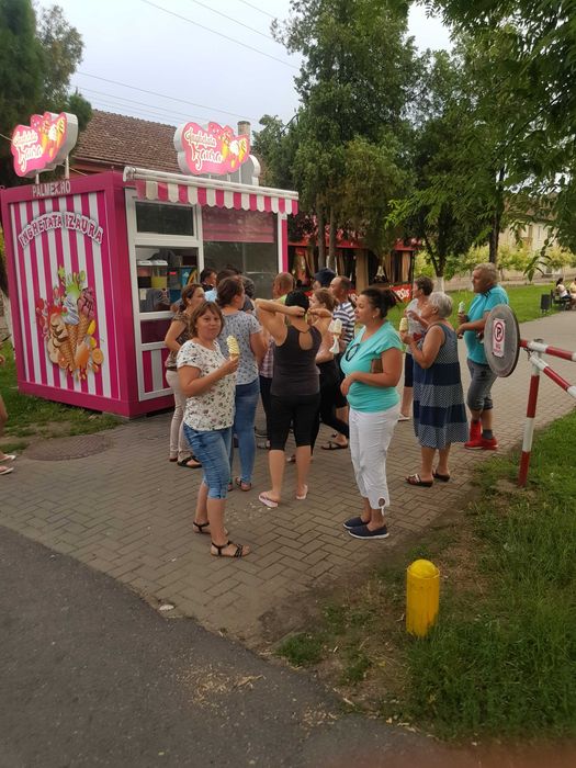 Vand container comercial.