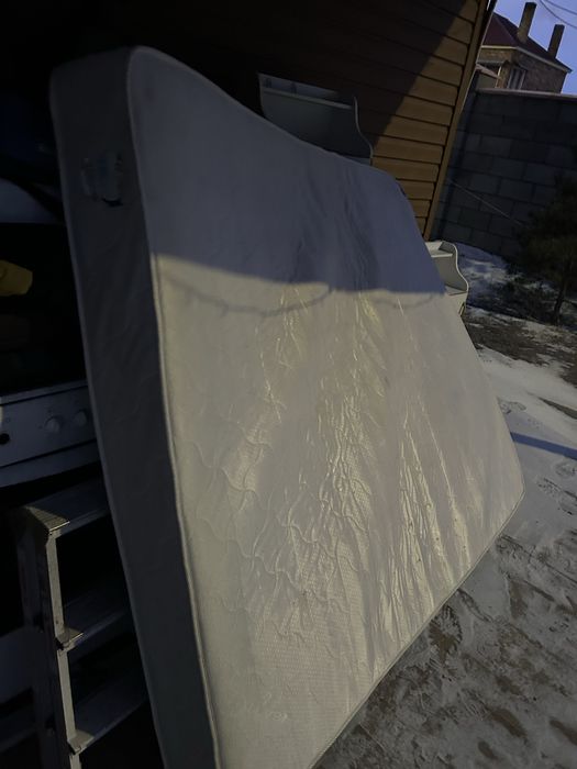 Отдам матрац бесплатно