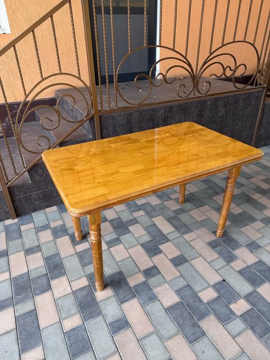 Продам столы в хорошем состоянии