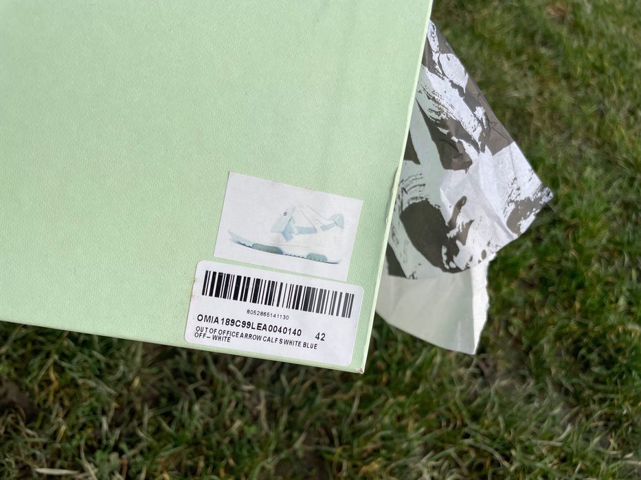 Vând Off White Out Of Office