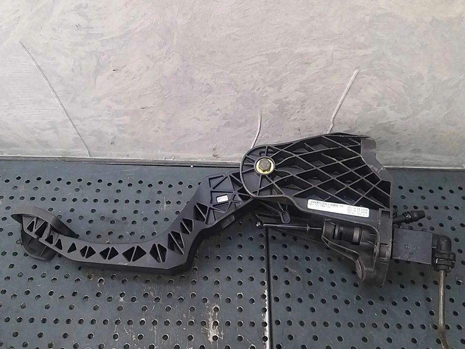 Pedala ambreiaj vw golf 5 1k1721059cg