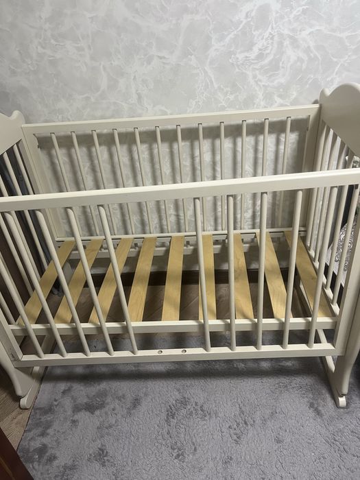 Детский манеж с матрасом
