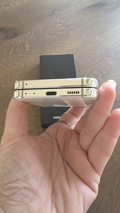 Samsung Galaxy Z Flip 5