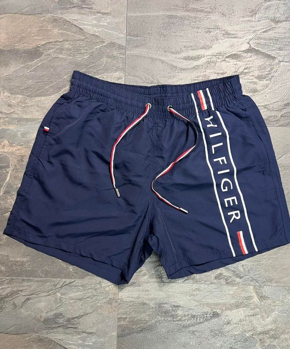 Стилни мъжки плажни шорти CALVIN KLEIN – комфорт и визия за лятото!