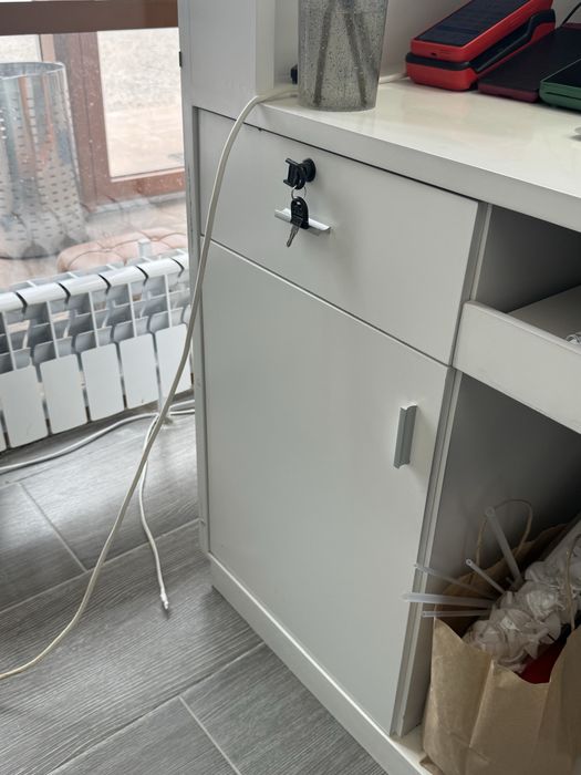 Продам стол-ресепшен