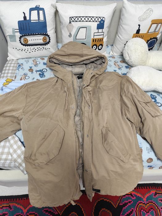 Продам куртку зара.