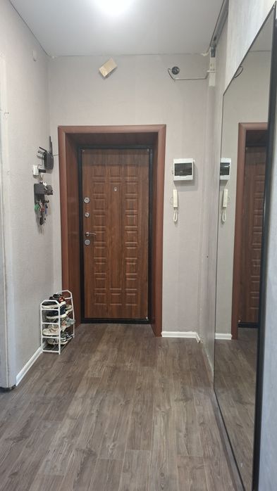 Продам квартиру. Сталинка. В центре