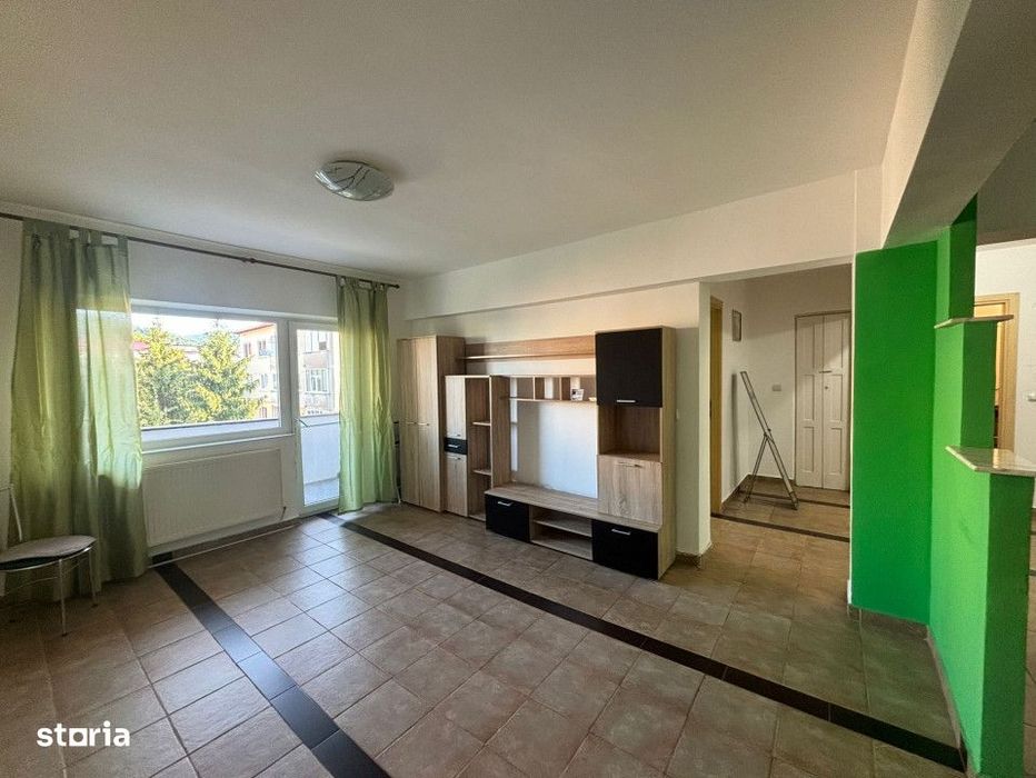 EXCLUSIVITTE! Vanzare apartament 3 camere, semidecomandat, etaj 3 din