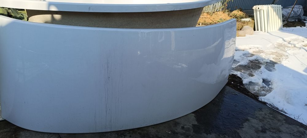 Продам угловую ванну