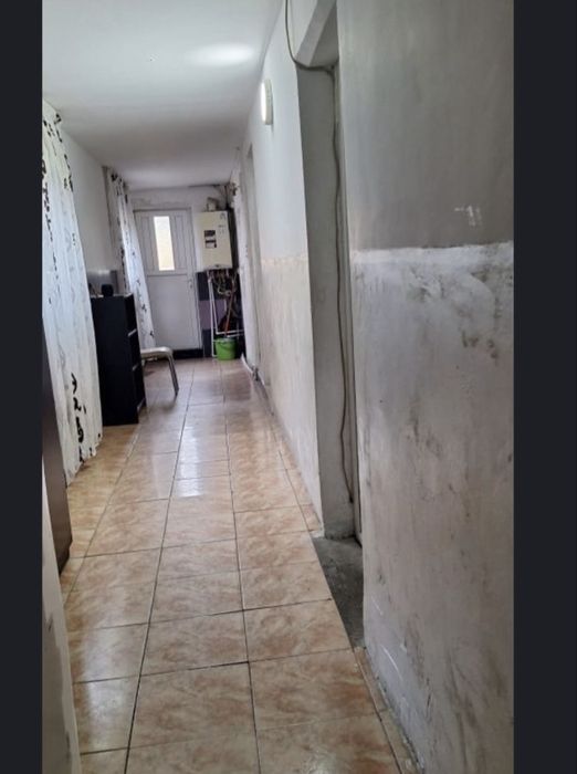 Camere la comun la curte