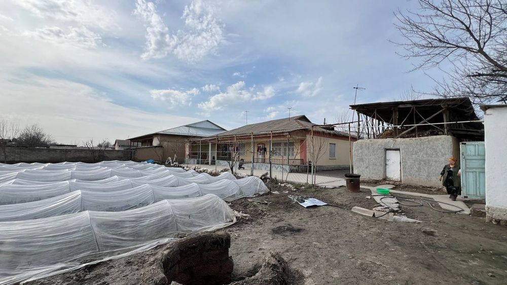 Uy sotiladi 18 sotiq