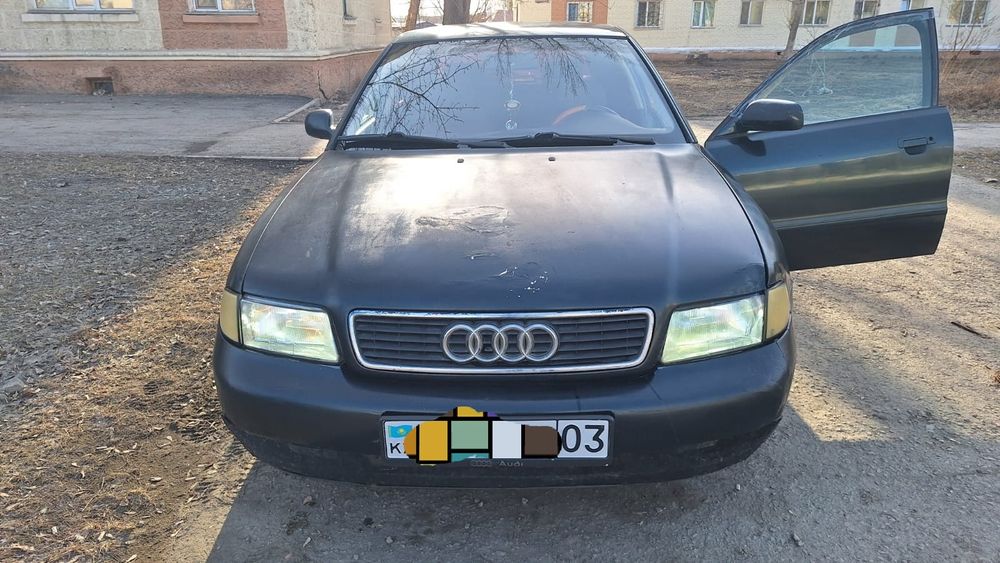 Продам машину ауди а4 б5 95 1,8