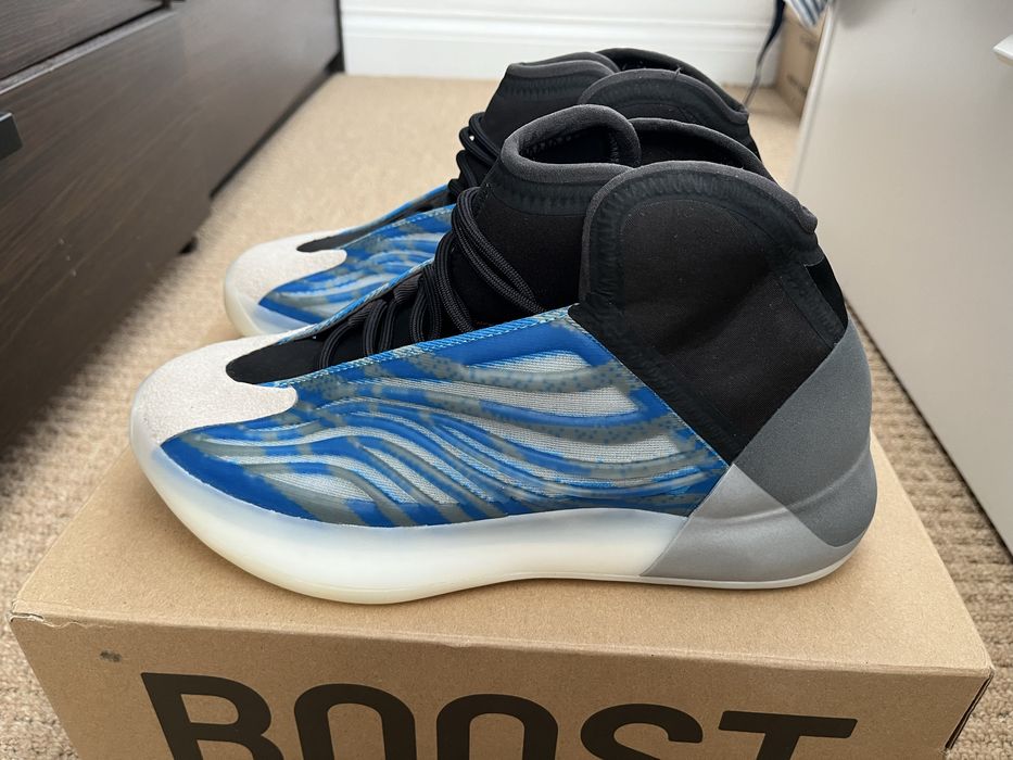Yeezy маратонки