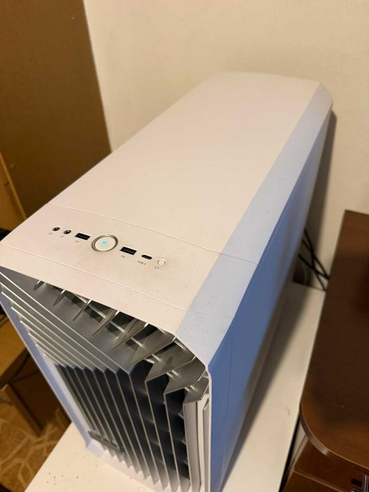 Настолен компютър RTX 4080 SUPER / i7-13700K / 64GB DDR5 / 2TB Samsung 990 Pro / Fractal Torrent