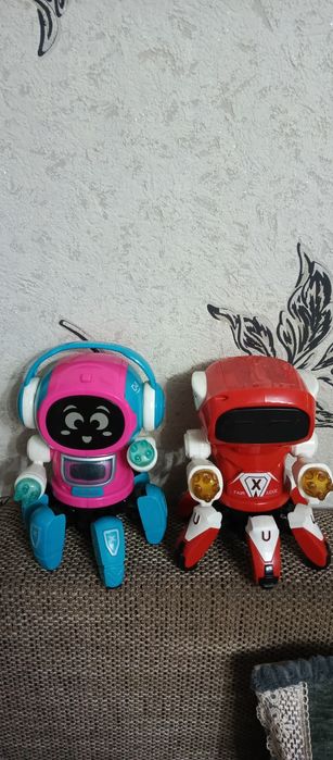 Продам музыкальных роботов.