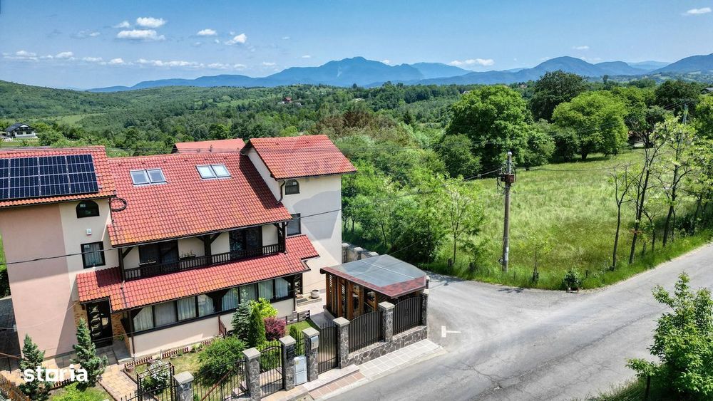 Casă / Vilă cu 7 camere de vânzare în zona Tohanita 0% Comision