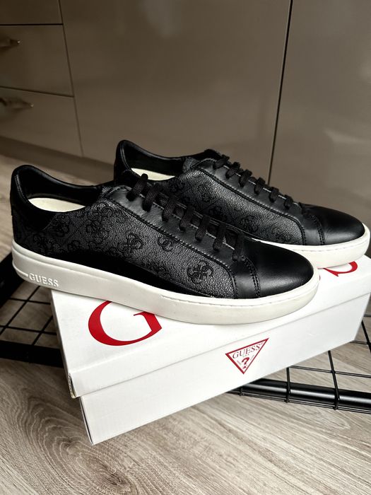 Чисто Нови Обувки - GUESS