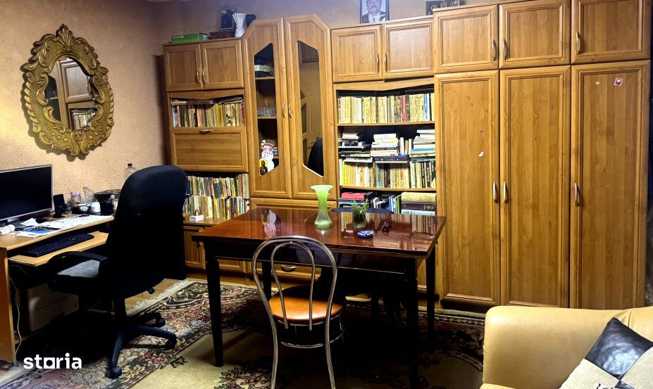 Vanzare apartament  G. Enescu 3 camere, 2 bai, balcon 12 mp, vedere pa