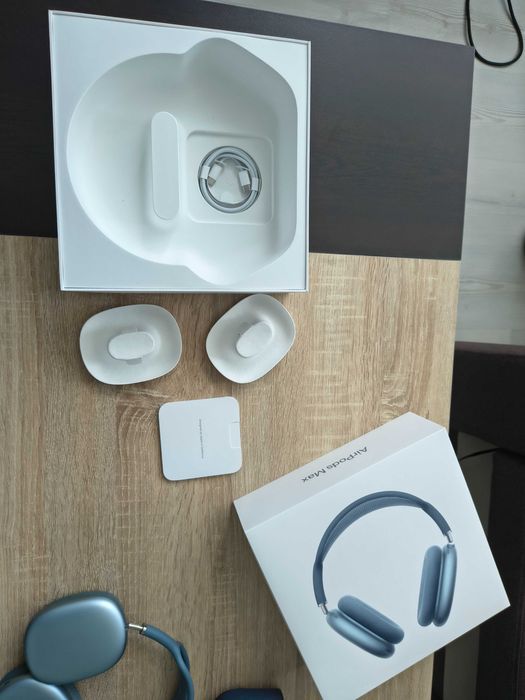 Casti Airpods Max, ca noi, cu garantie
