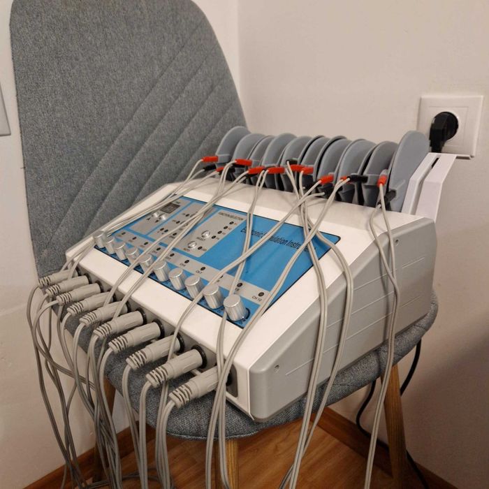 Aparat profesional electrostimulare EMS