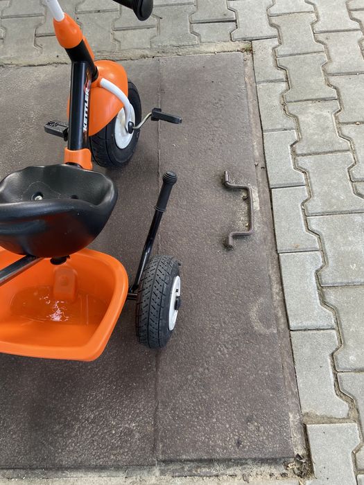 Tricicleta cu maner si cosulet copii