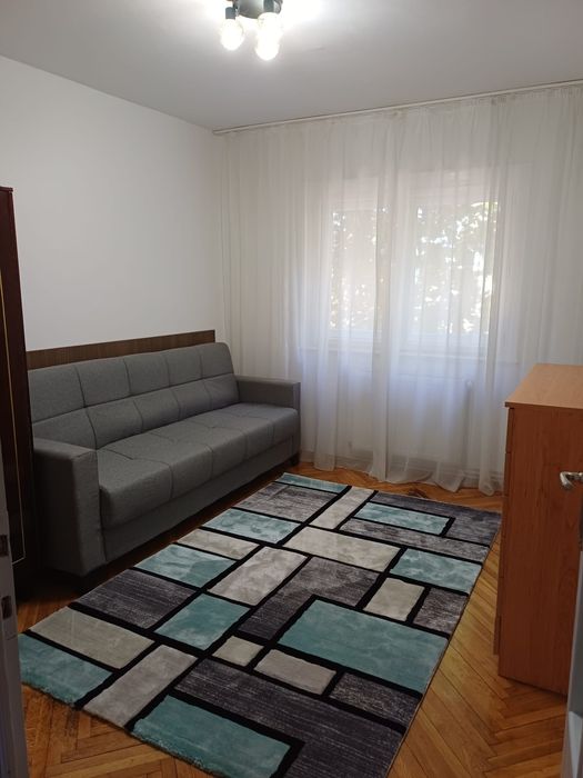 Proprietar, inchiriez apartament 3 camere, Timisoara, zona Lipovei cu boxa si garaj.