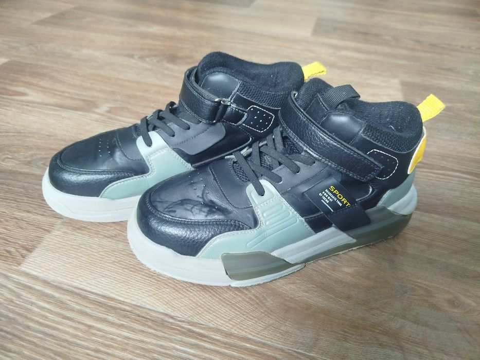 Продам детскую обувь б/у