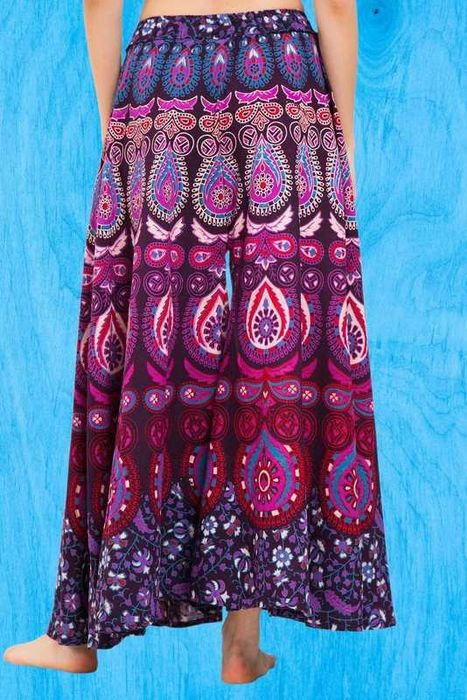 Fusta pantalon mov cu print coada de paun