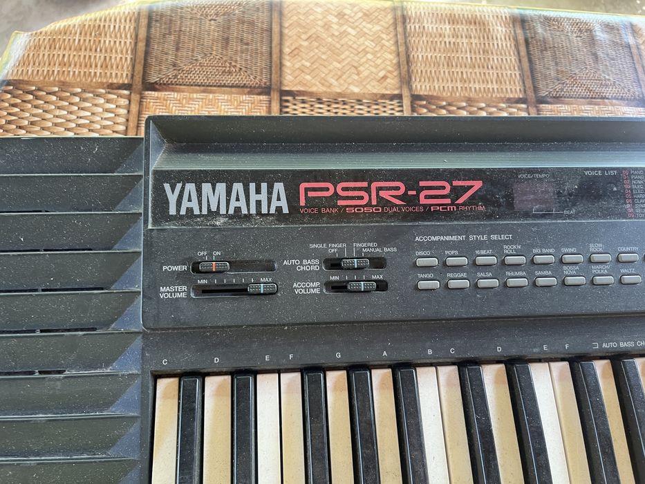 Преносим синтезатор Yamaha PSR 27