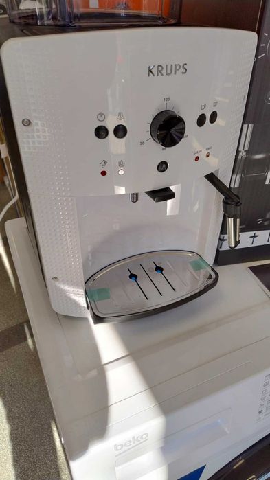 Чисто нова Kaфемашина-Автомат Krups-Крупс 15 бара 1450 W