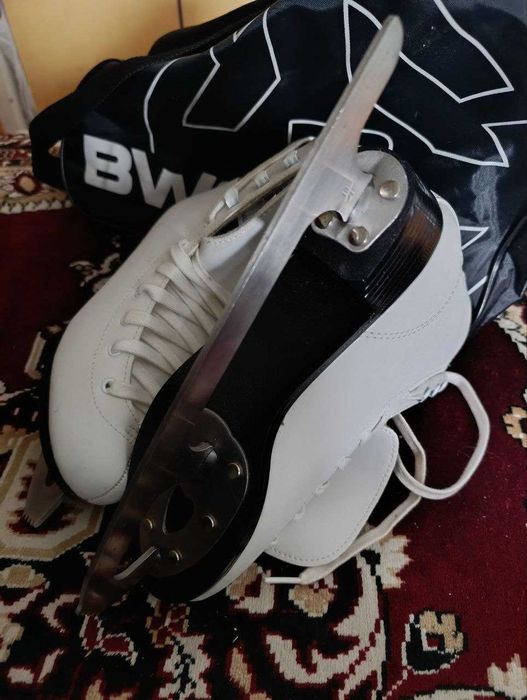 Продам коньки почти новые