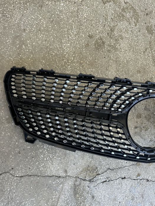 Mercedes A class w176 предна маска