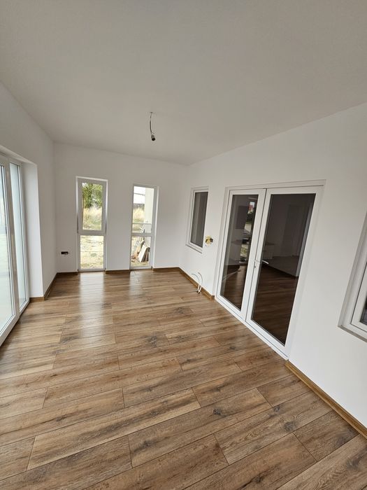 Vând casa in cartierul Banovita