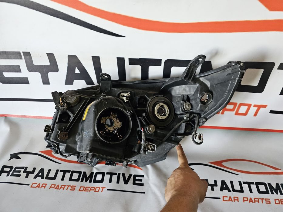 Far dreapta xenon Toyota Land Cruiser dupa 2009 cod 60-159