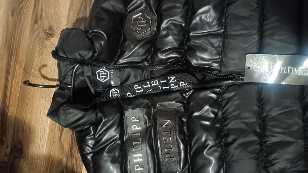 Vestă Philipp Plein