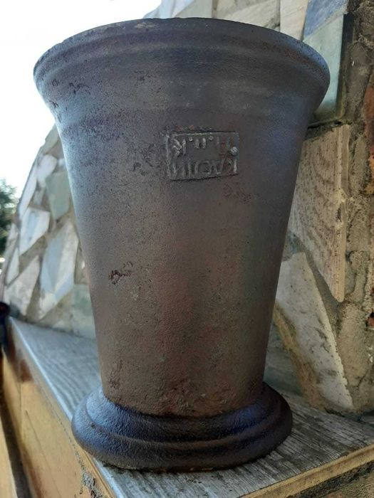 Ступка чугунная большая.