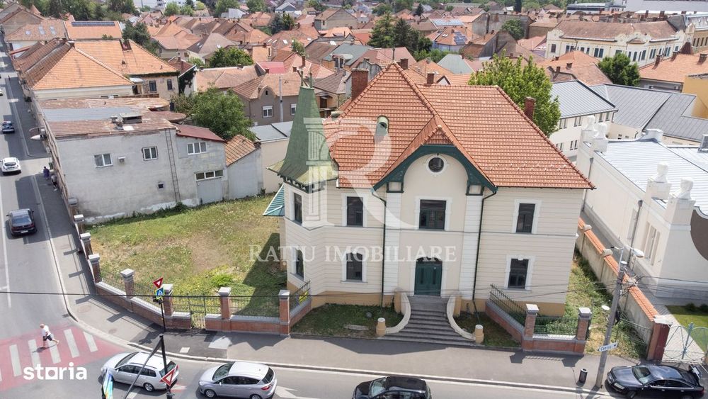 Investiție trophy asset | Clădire reprezentativă în centrul Oradiei